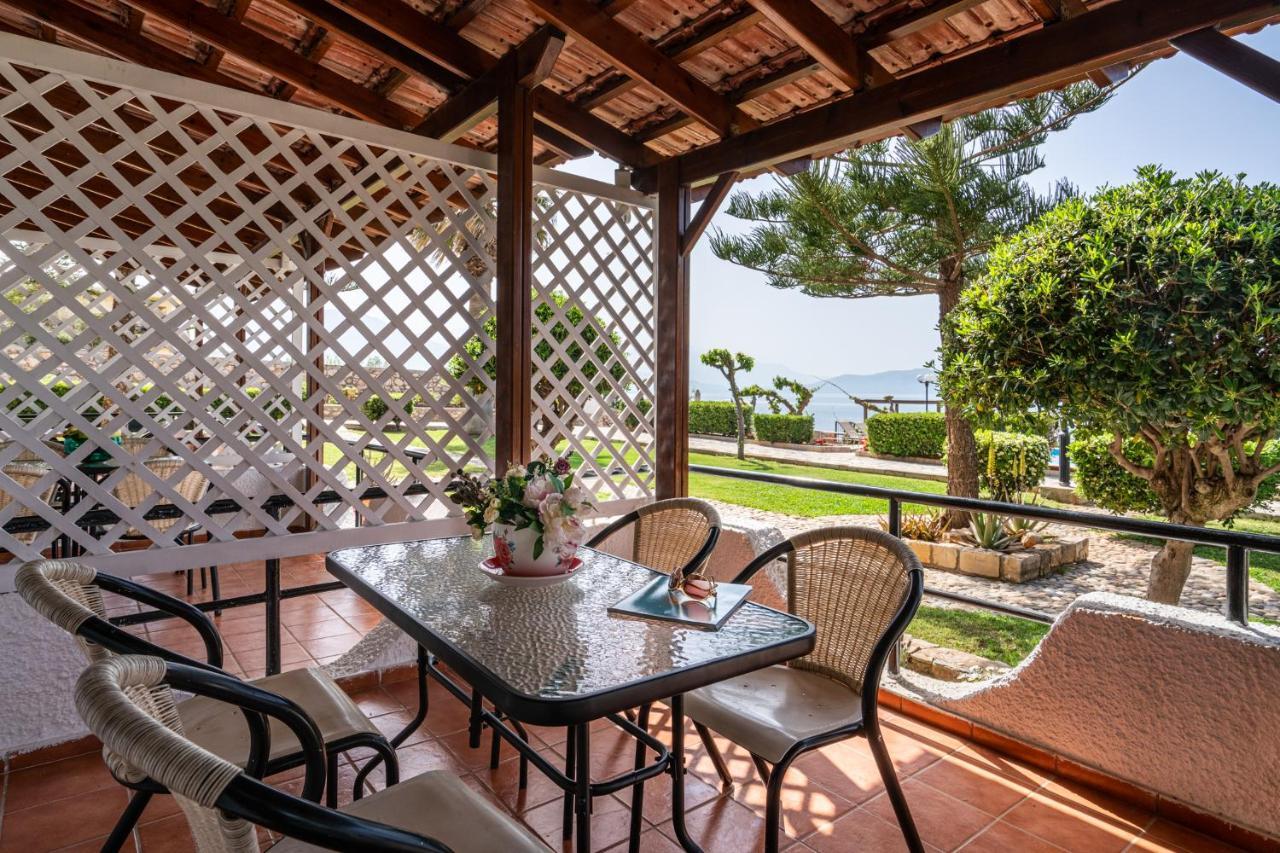 Beachfront Family Villa Katerina With Private Pool, Playground, Bbq & Amazing Sea Views! Petres  Exterior foto